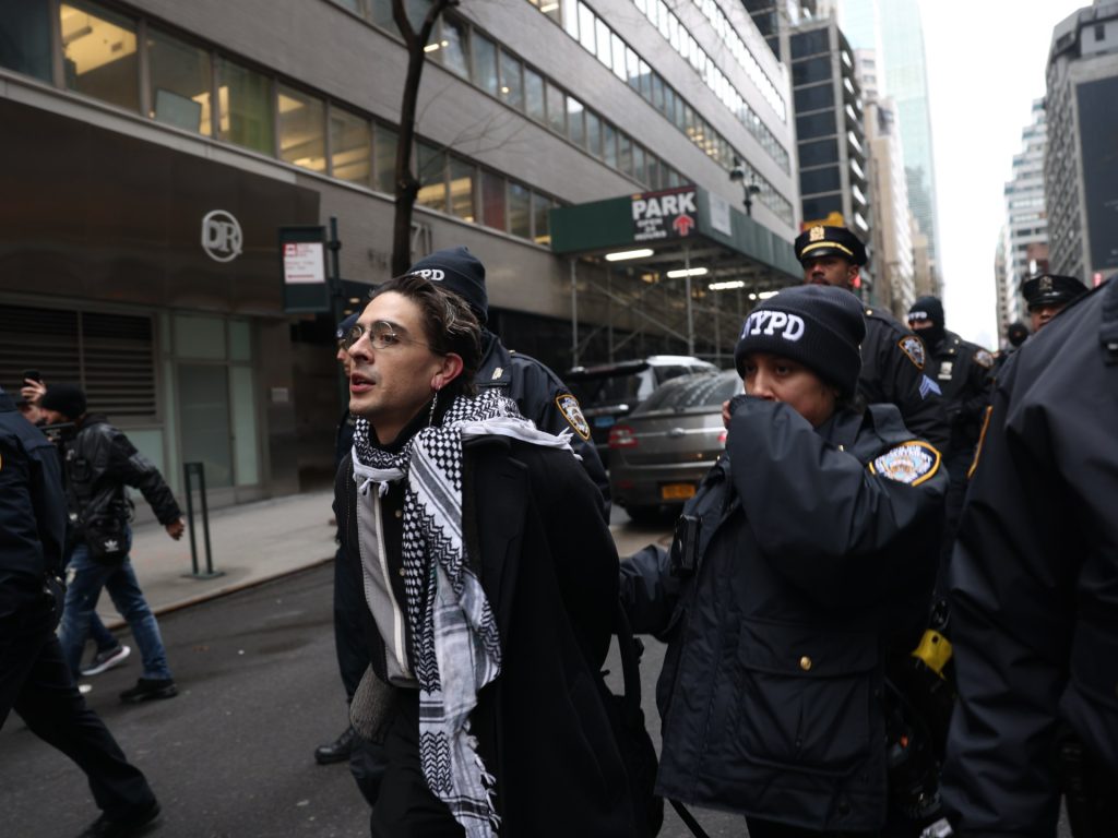 شرطة نيويورك توقف متظاهرين نددوا بالحرب على غزة