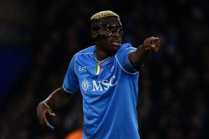 أوسيمين يهاجم وكيل زميله بسبب شائعات انتقاله للدوري السعودي