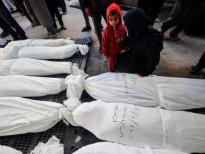 12 مجزرة جديدة بغزة والشهداء يتجاوزون 24 ألفا