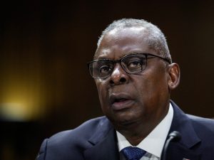 وزير الدفاع الأميركي يغادر المستشفى بعد أيام من كشف إصابته بالسرطان