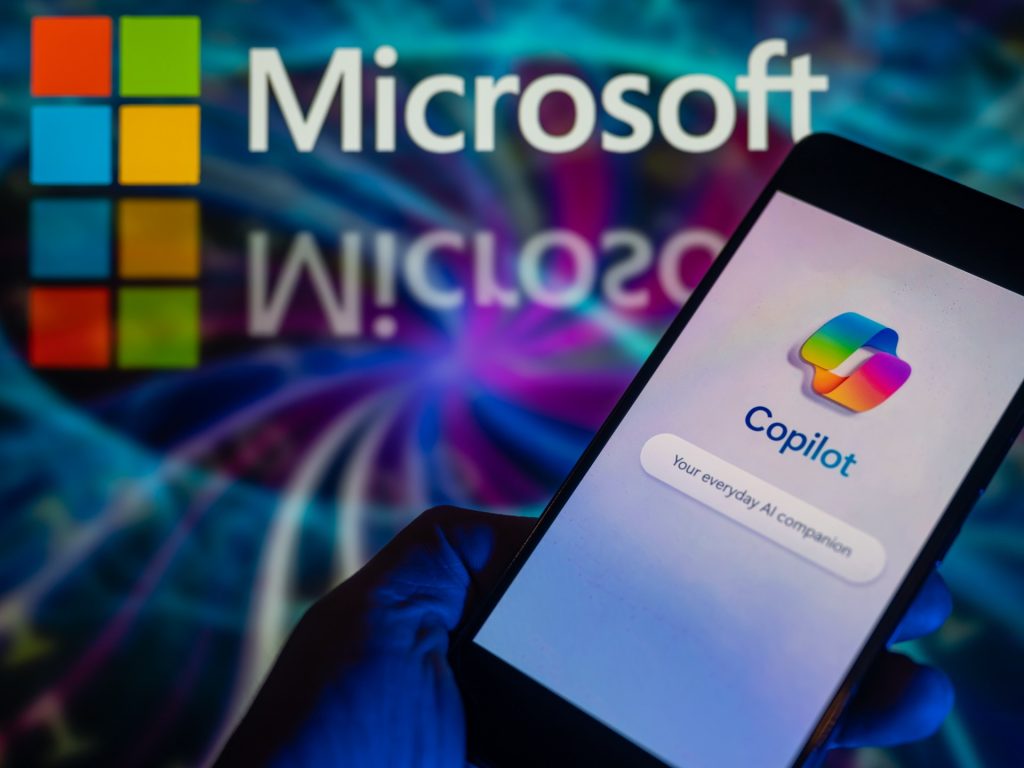 مايكروسوفت تجلب مساعدها “كوبايلوت” لأجهزة آبل