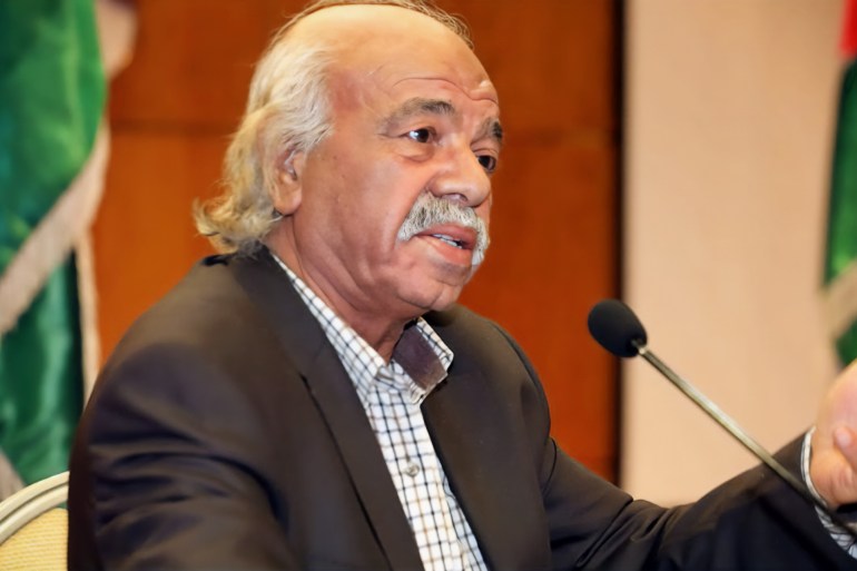 راشد عيسى الأم وطن لا يطلب جواز سفر ولا ضرائب (الجزيرة.jpg