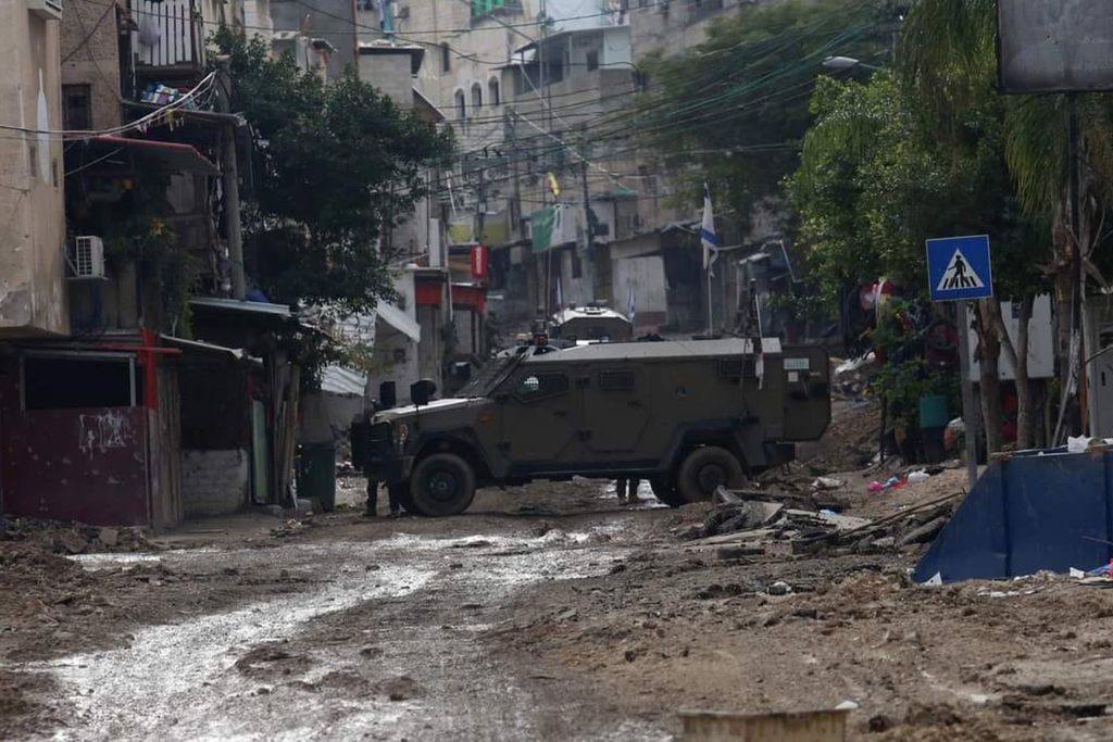 حملة اقتحامات واعتقالات إسرائيلية واسعة بأرجاء الضفة وإصابة فلسطينيين