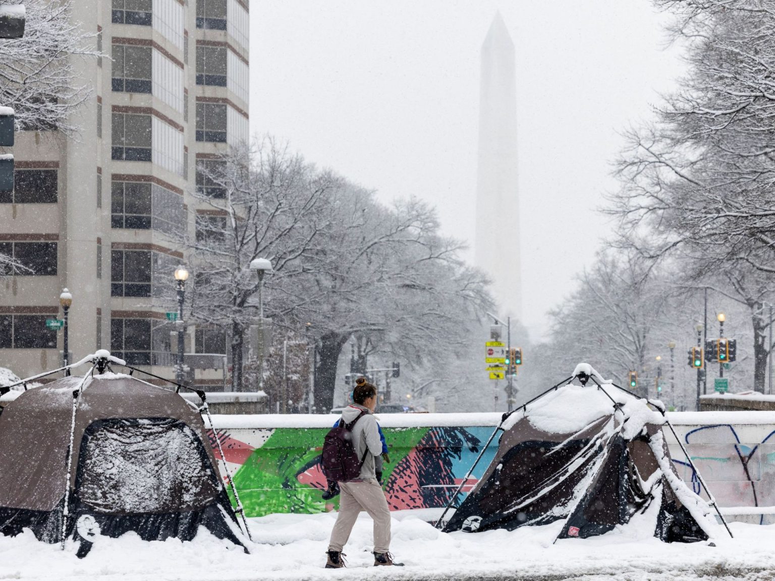 مصرع 50 شخصا بسبب عواصف ثلجية تضرب الولايات المتحدة