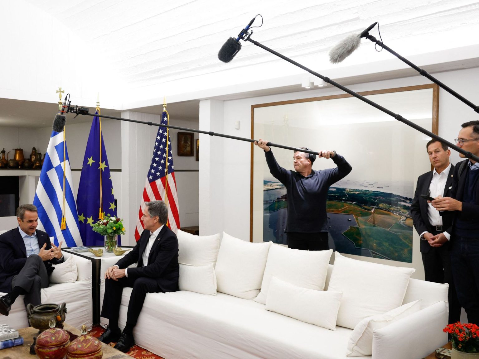 بلينكن باليونان بعد تركيا في جولة بهدف “عدم توسع الصراع” بالمنطقة