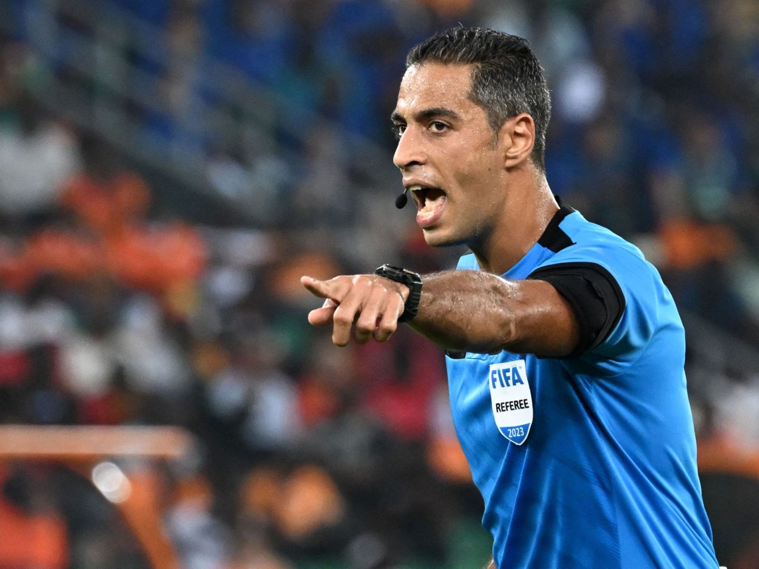 كاف يحذر الحكام من التلاعب بنتائج مباريات كأس أفريقيا