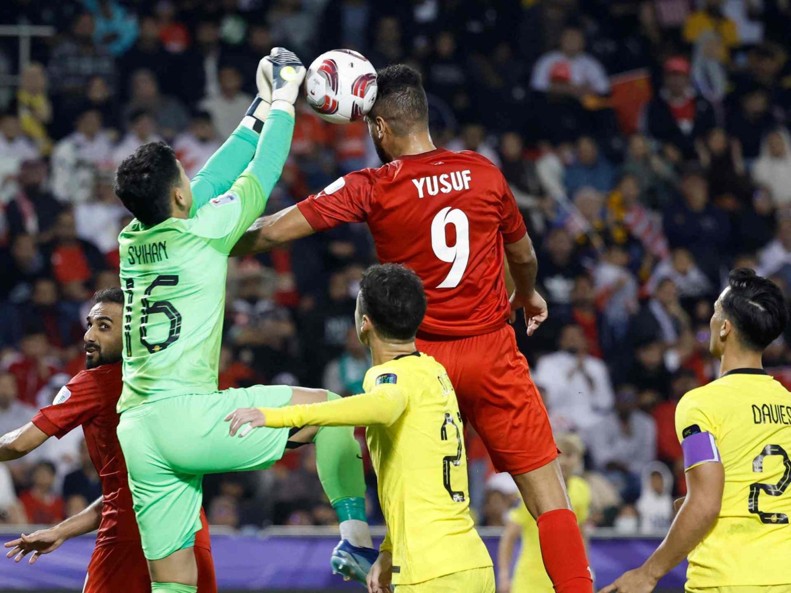 البحرين تفوز في الوقت القاتل على ماليزيا وتنعش آمالها بالتأهل لثمن نهائي كأس آسيا