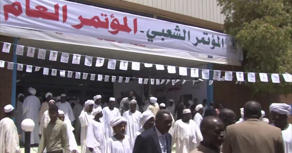 خلافات تعصف بحزب الترابي.. انقلاب أو انشقاق؟