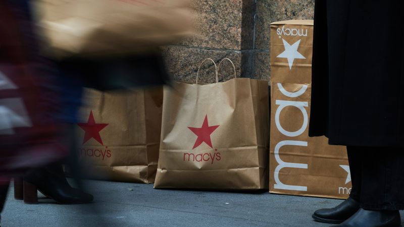 تقوم شركة Macy’s بتسريح العمال وإغلاق خمسة متاجر
