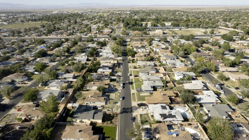 معدلات الرهن العقاري تنخفض إلى أدنى مستوى لها منذ مايو