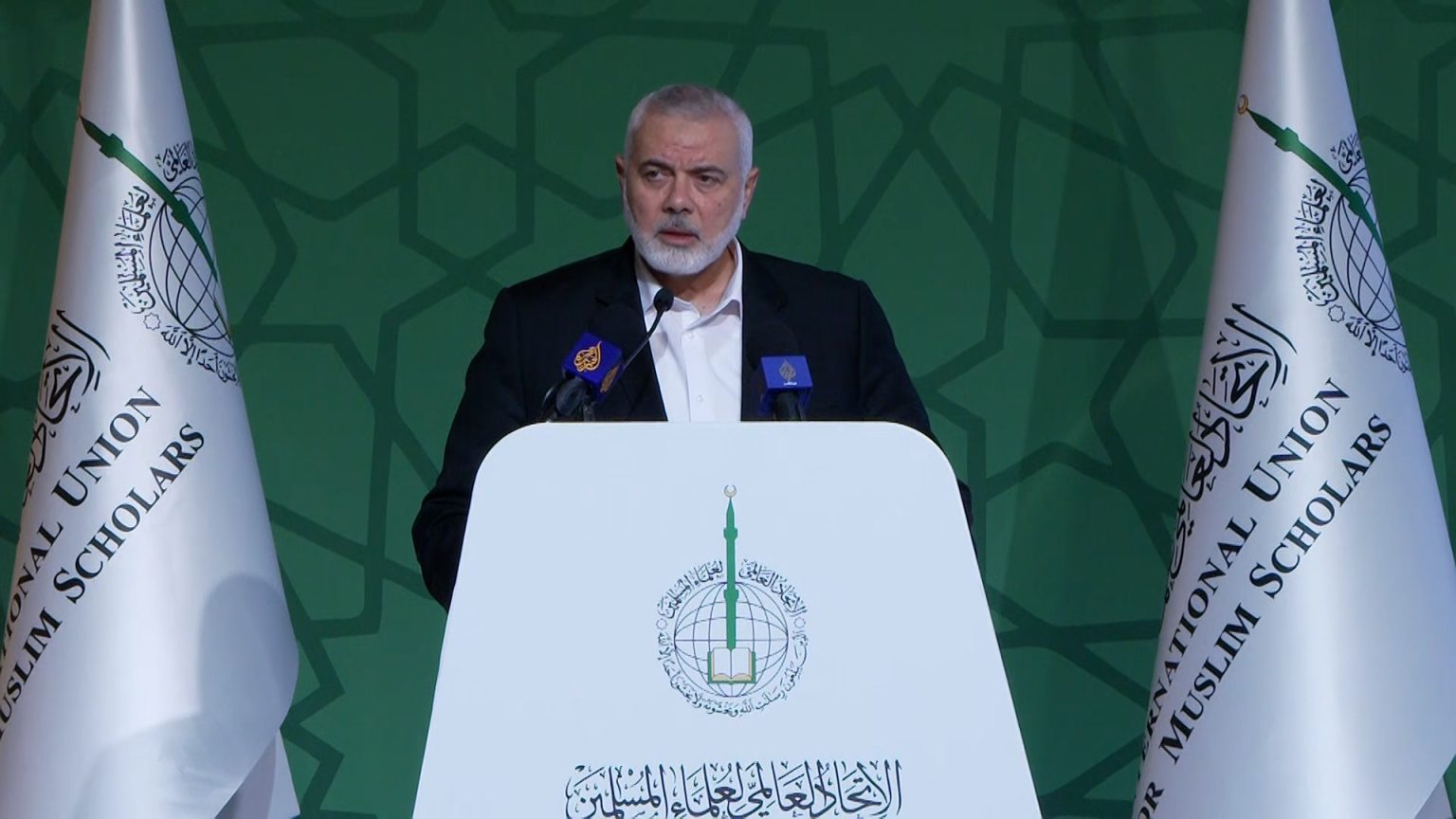 هنية يدعو الأمة الإسلامية لدعم المقاومة بالسلاح