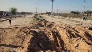 دمار كبير وجثث متحللة في مناطق بوسط قطاع غزة