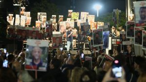 بعد 100 يوم من أسرهم.. تعرف على ملامح ملف المحتجزين الإسرائيليين بغزة