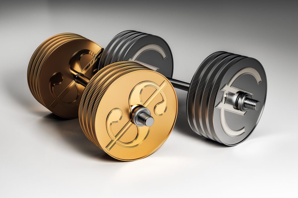 الفضة أم الذهب.. أيهما أفضل للاستثمار والادخار؟