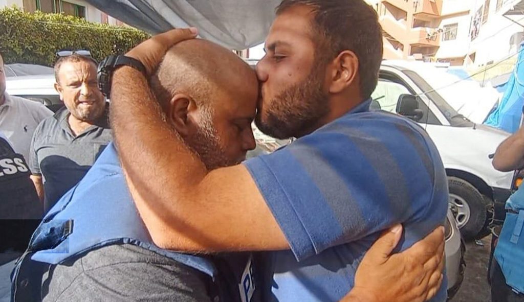 الوصية الأخيرة من حمزة الدحدوح لوالده قبل يوم من استشهاده