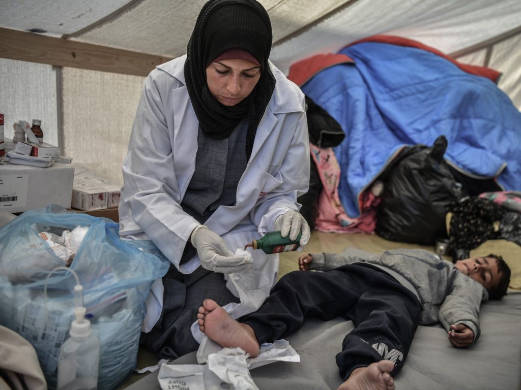 أكثر من 24 ألف شهيد في غزة واتهامات أممية لإسرائيل بعرقلة وصول المساعدات