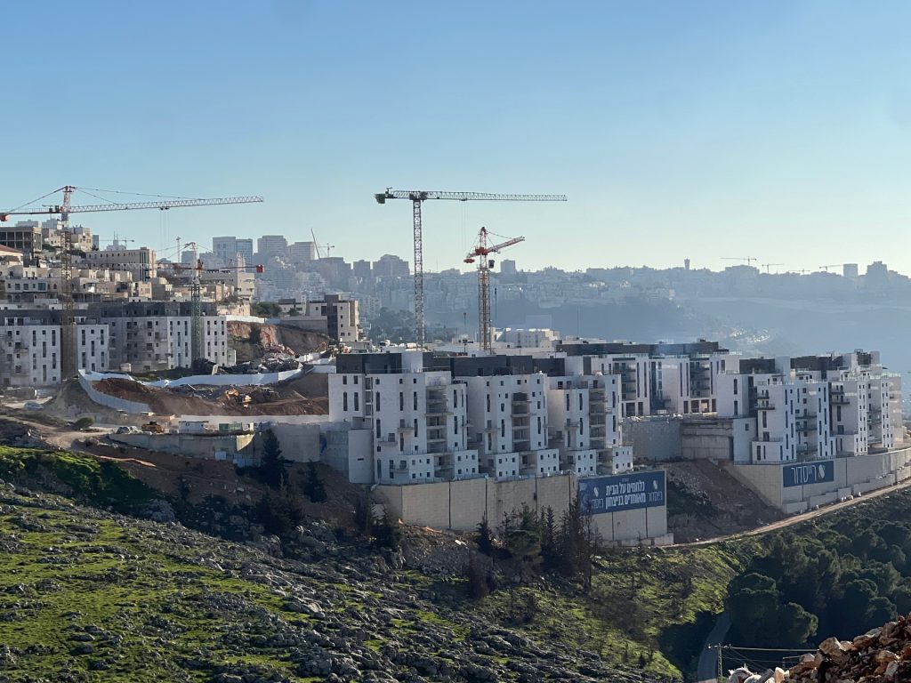 التفكجي للجزيرة نت: لا يمكن إقامة دولة فلسطينية في ظل الاستيطان الحالي