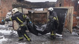 فيديو: مقتل سبعة على الأقل في قصف روسي بالطائرات المسيّرة على خاركيف