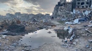 فيديو. شاهد: هطول الأمطار الغزيرة يزيد من معاناة الفلسطينيين في مخيمات قطاع غزة