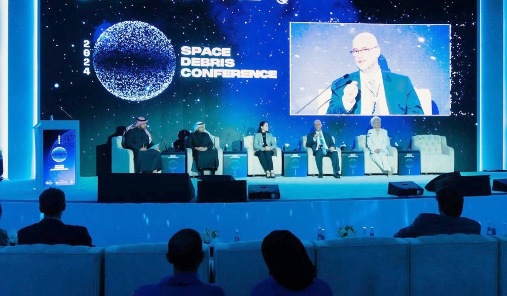 «مؤتمر الحطام الفضائي» يناقش حلول التخلص من المخاطر وتأمين كوكب الأرض