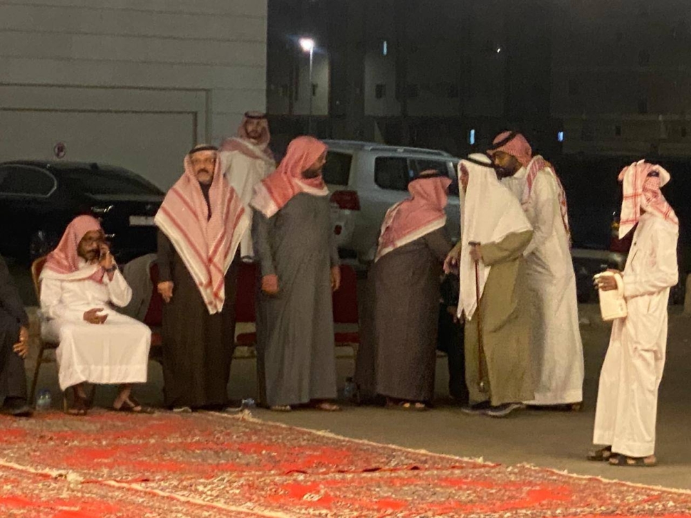 القاضي وحميد يتلقيان التعازي في فقيدهم