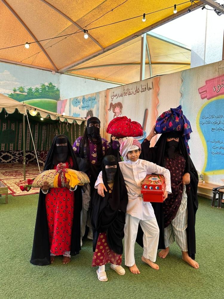 كيف تحتفل المدارس بيوم التأسيس؟