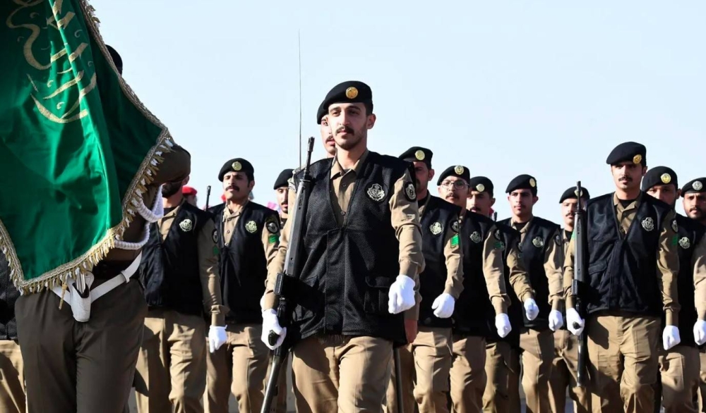 مسيرة عسكرية احتفاءً بيوم التأسيس في عسير