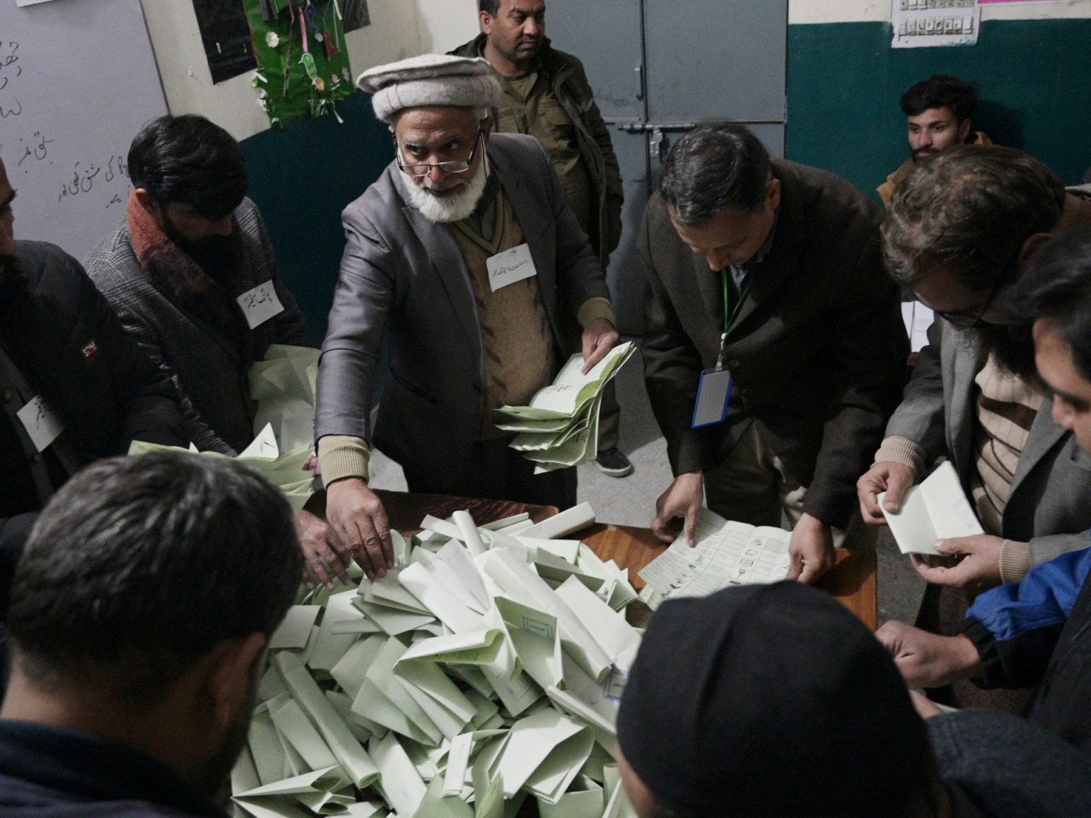 بالإنفوغراف.. كيف يتشكل البرلمان الاتحادي وبرلمانات الأقاليم في باكستان؟