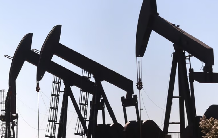 ارتفاع أسعار النفط وخام برنت يسجل 79 دولارا للبرميل