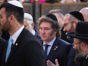 الأرجنتين تقرر نقل سفارتها بإسرائيل إلى القدس وحماس تستنكر