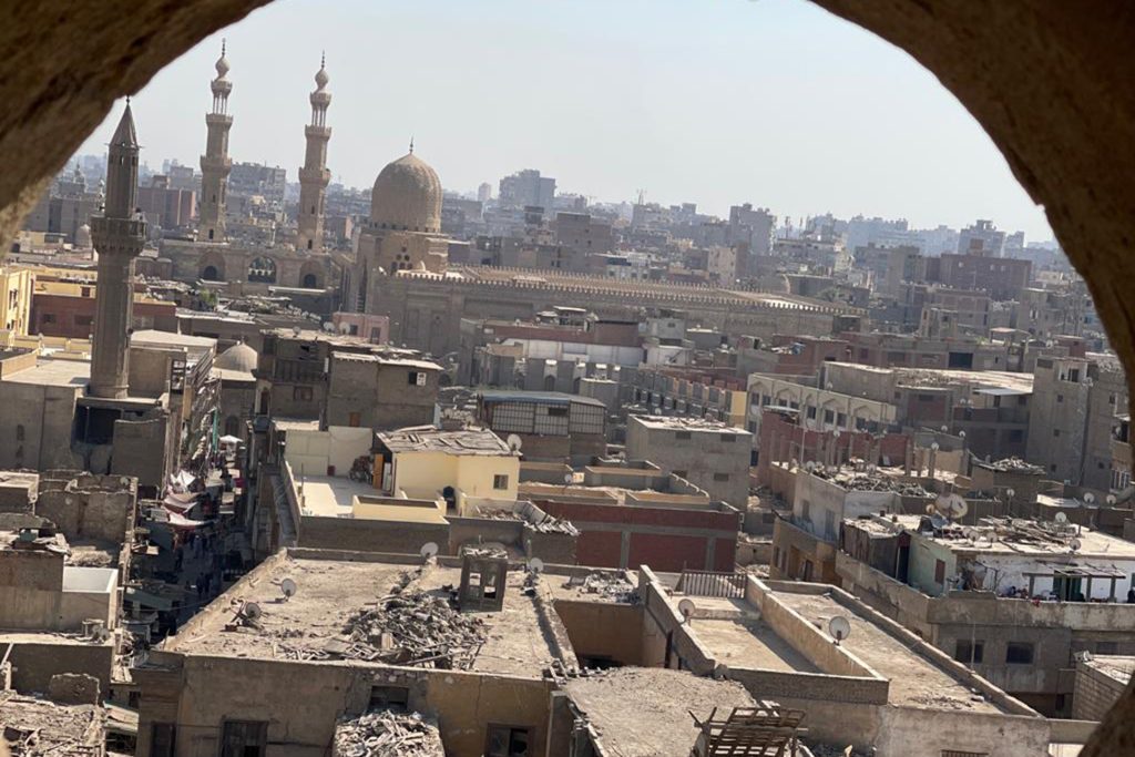 ما خيارات مصر لمنع انهيار الجنيه أمام الدولار؟