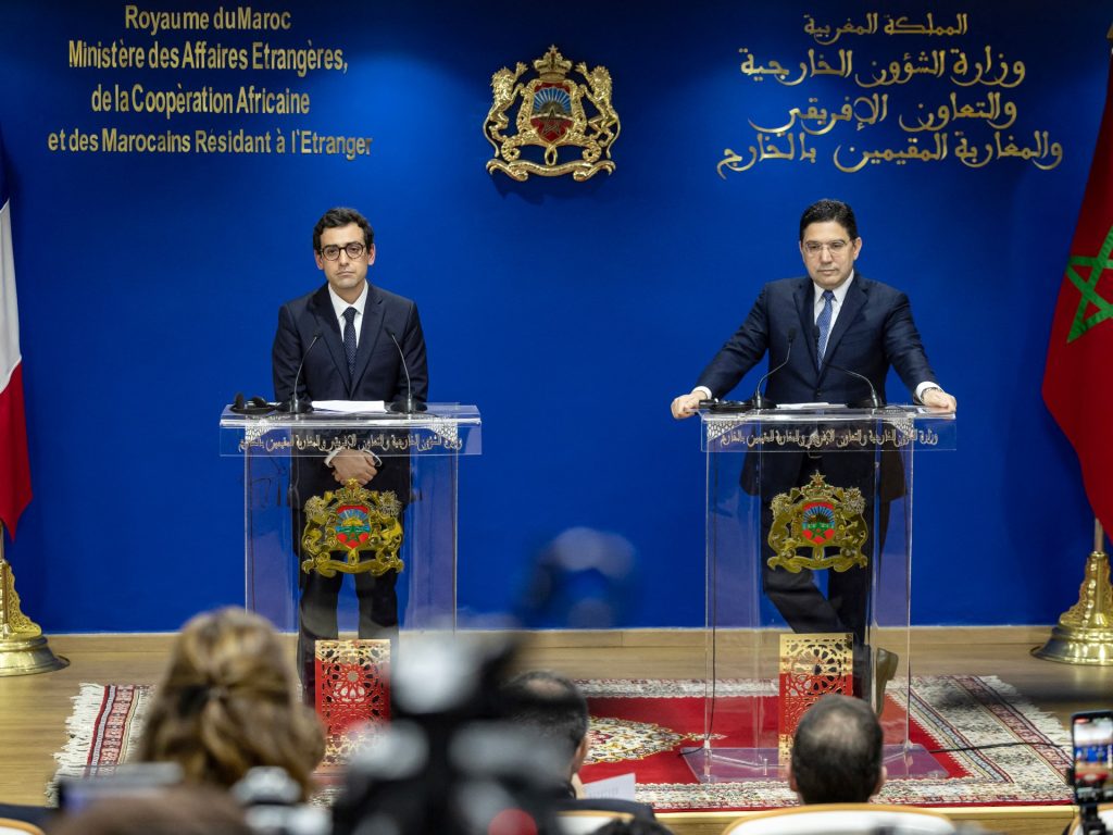 المغرب وفرنسا يعلنان عزمهما استعادة دفء العلاقات