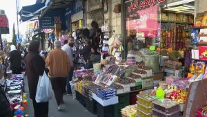 شاهد: “البهجة غائبة”.. حرب غزة تخيم على تحضيرات رمضان في الضفة الغربية