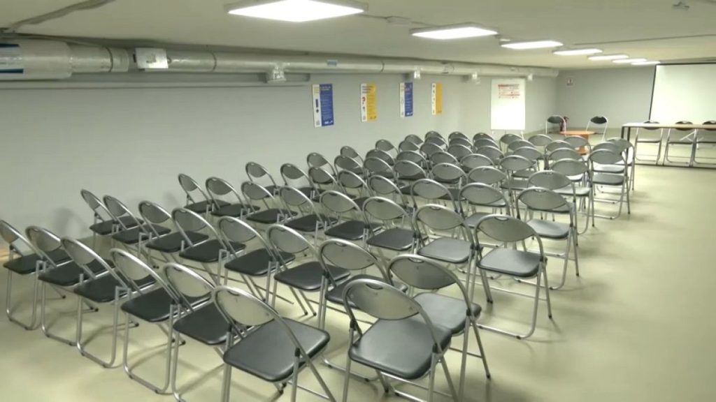 بعد أن دمرتها الحرب.. مدينة ميكولايف الأوكرانية ترمم الملاجئ في المدارس