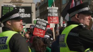 مسيرة لآلاف المتظاهرين في لندن يطالبون بوقف لإطلاق النار في غزة