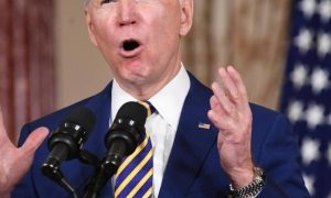 «التايمز»: حرب غزة كابوس سياسي لبايدن