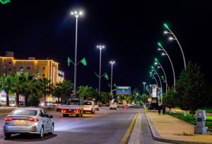 احتفاء بيوم العلم.. 4000 راية تزين طرقات وميادين تبوك