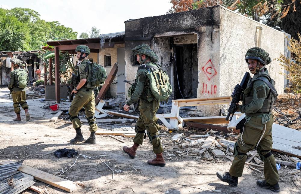 قانون التجنيد يثير خلافات في إسرائيل.. ونتنياهو يحذر