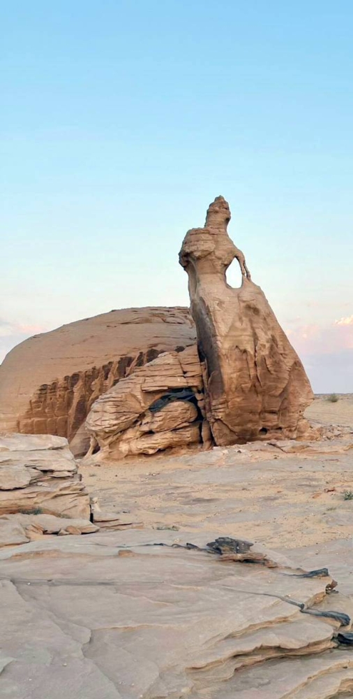 عبث بصخرة «العروسة».. هيئة التراث لـ «عكاظ»: ليست معلماً أثرياً!