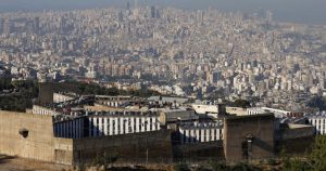 سجناء سوريون في لبنان يفضلون الموت على العودة إلى بلدهم