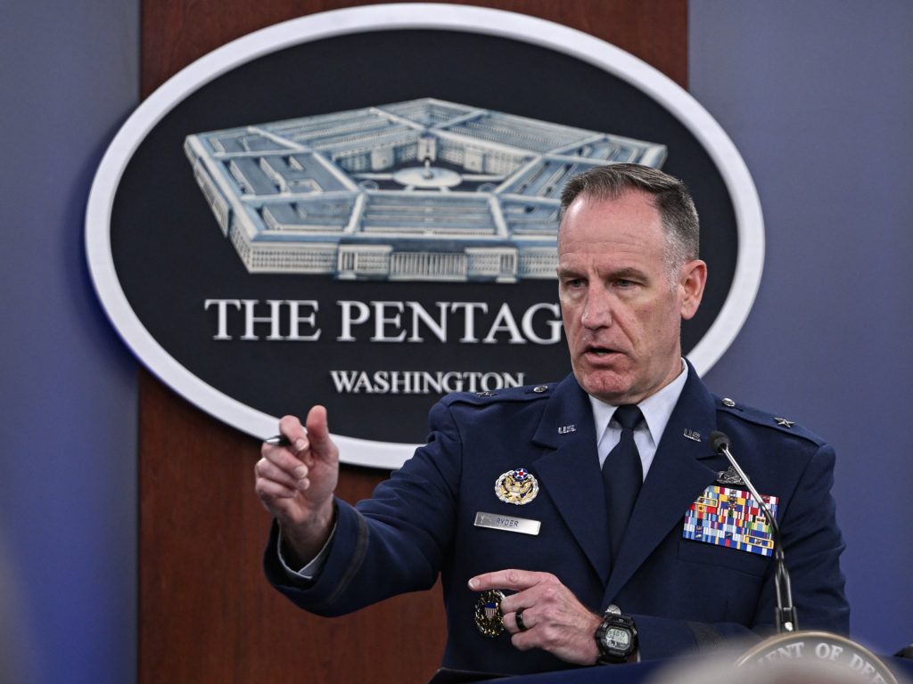 البنتاغون تنفي ادعاءات التواصل المباشر مع كائنات فضائية