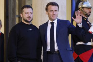ماكرون يؤجل زيارة إلى أوكرانيا للمرة الثانية والبرلمان يناقش إستراتيجيته لدعم كييف