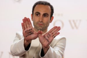 الممثل العالمي خالد عبد الله: رمضان فرصة لتذكيرنا بالمجاعة في غزة