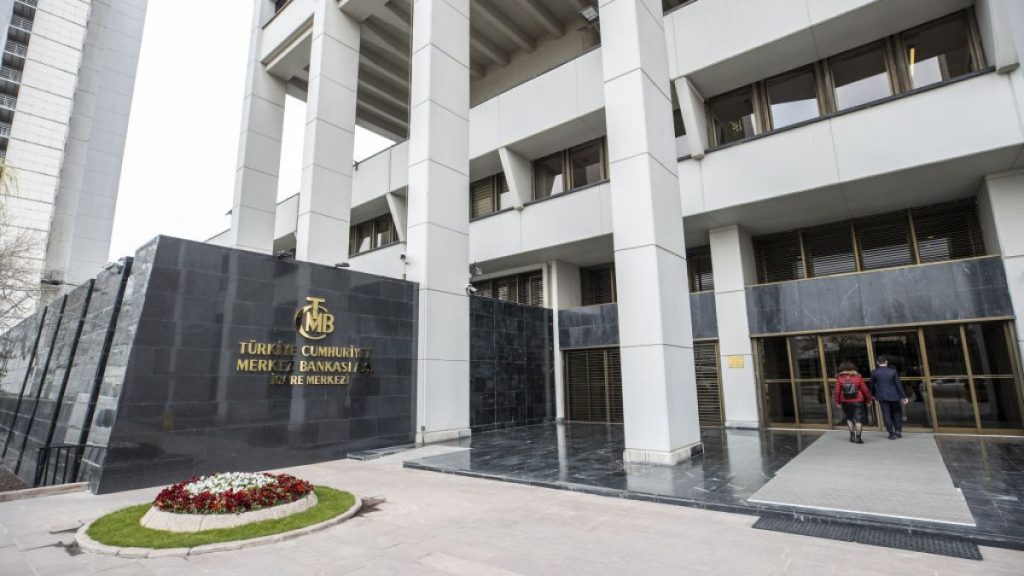 البنك المركزي التركي يرفع بشكل مفاجئ الفائدة إلى 50%