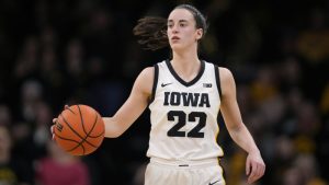 أسعار التذاكر لرؤية كايتلين كلارك لا تزال باهظة الثمن إلى حد الجنون