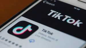 إيطاليا تغرم TikTok 11 مليون دولار لفشلها في حماية القاصرين