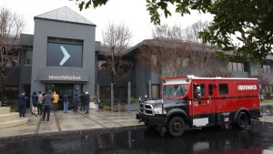 يقول الرئيس التنفيذي لشركة Citizens إن جميع البنوك الإقليمية كانت “مذنبة حتى تثبت براءتها” بعد بنك Silicon Valley