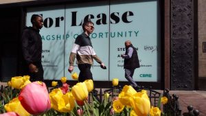 لماذا لا يكون الأمر كله كئيبًا وكئيبًا بالنسبة للعقارات التجارية