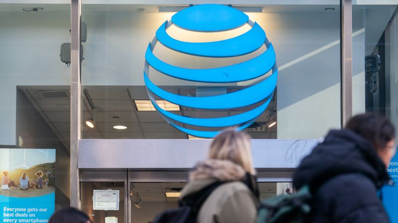 تقول AT&T إن البيانات الشخصية من 73 مليون من أصحاب الحسابات الحاليين والسابقين تسربت إلى الويب المظلم