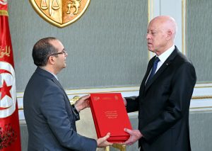 بينهم سجناء.. لماذا أعلنت 7 شخصيات ترشحها لرئاسيات تونس؟